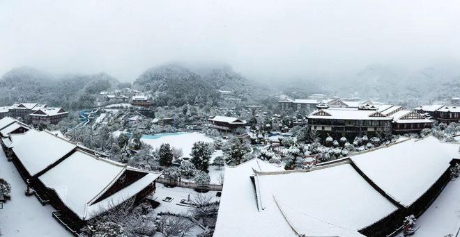 九游娱乐文化：冬日贵州值得邂逅：用温泉滑雪美食“去班味”开启疗愈之旅(图5)