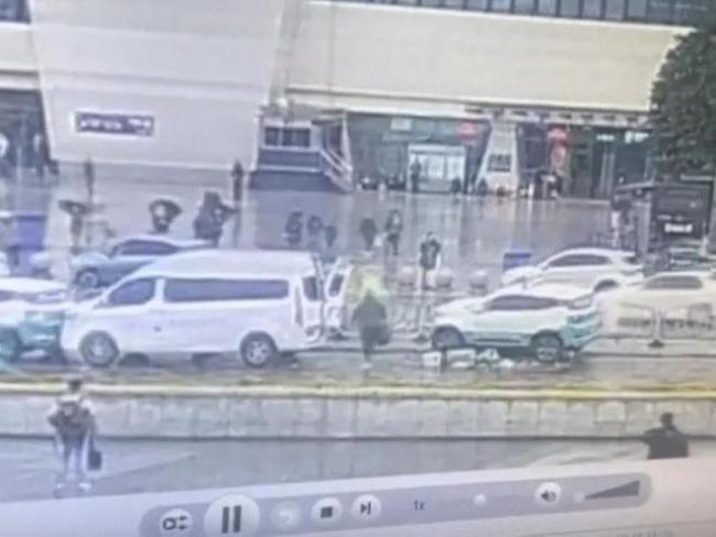 出租车追尾致4人受伤肇事者疲劳驾驶(图6)
