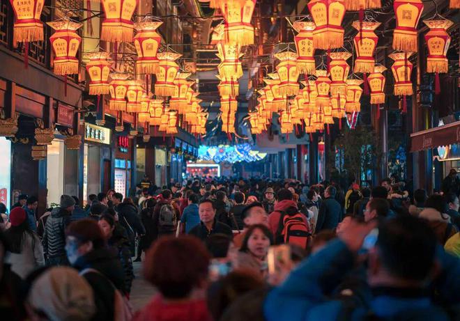 2025春节旅游深度观察：大迁徙仍在目的地已相反(图1)