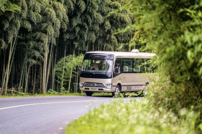 政策赋能自主品牌崛起!安凯客车加速公商务车市场布局(图1)