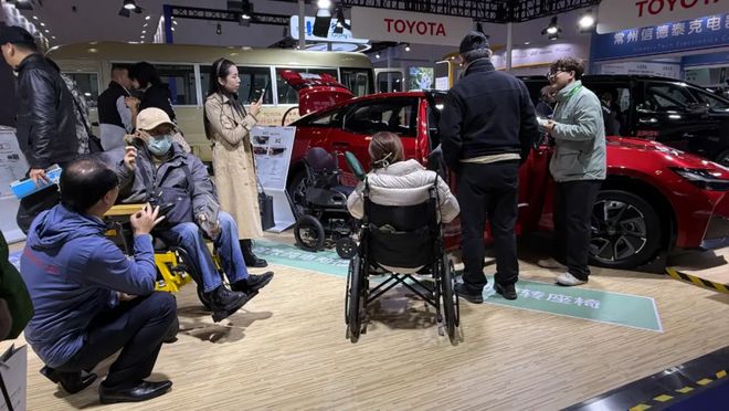 九游娱乐文化：购车200万辆日租360元“老头乐”退场后的银发族出行真需求(图5)