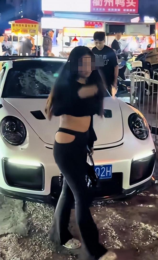 贵阳女子曝抓小三当街怒砸保时捷副驾女人很漂亮女子破防了(图15)