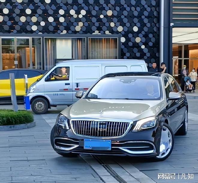 微商的战车网红的标配奔驰迈巴赫成网红经济的炫耀资本(图3)