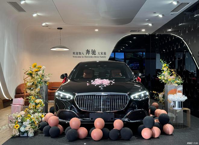 微商的战车网红的标配奔驰迈巴赫成网红经济的炫耀资本(图11)