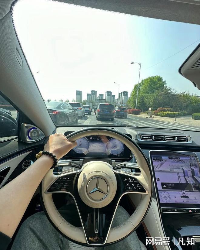 微商的战车网红的标配奔驰迈巴赫成网红经济的炫耀资本(图13)
