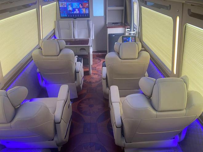 九游娱乐:口碑好的奔驰商务车租车公司推荐(图2)