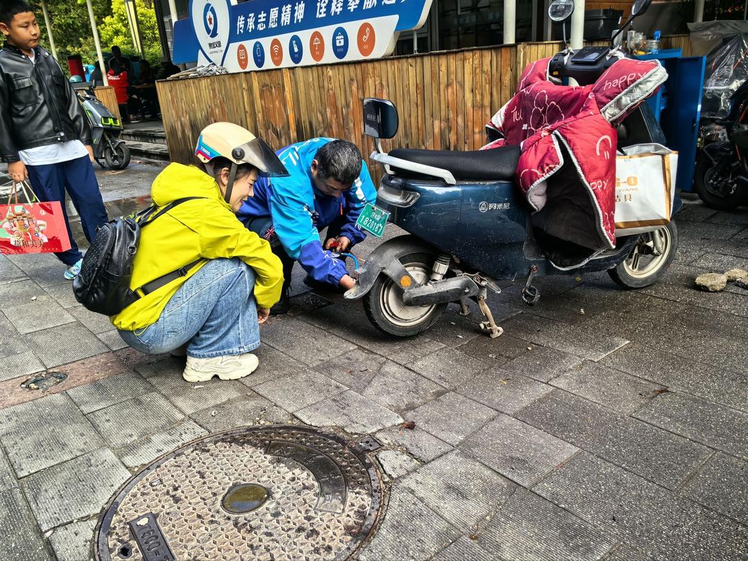 九游娱乐:万家灯火丨从“小哥”到“驿站合伙人”外卖骑手在济南找到归属感(图2)